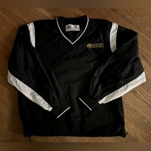 Iowa windbreaker size large youth